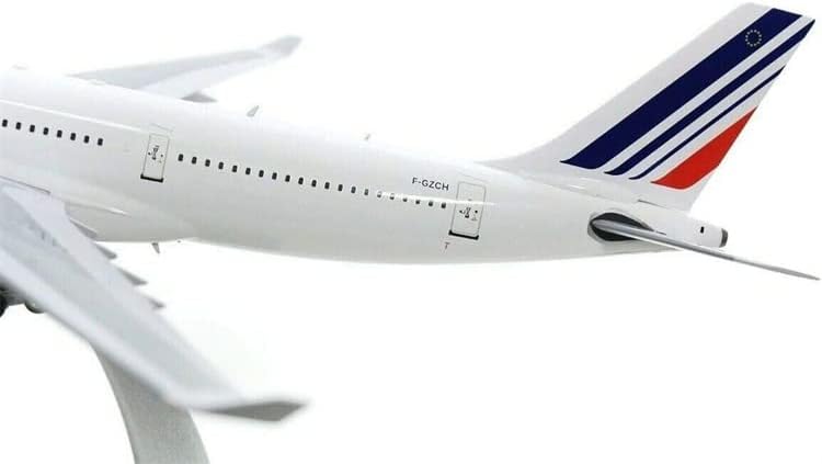 Полет 200 на AIR France Airbus A330-200 F-GZCH със стойка Ограничен Тираж 1/200 ГЛАСОВЕ Самолет, Готов модел