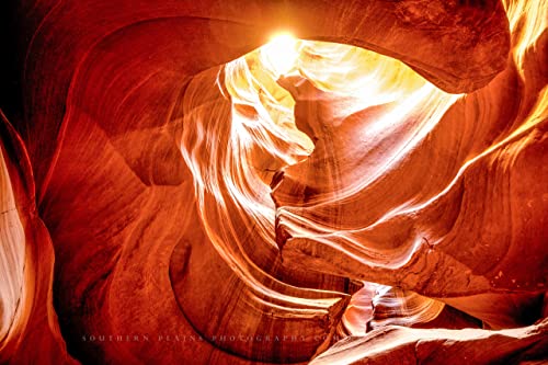 Юго-Западна снимка на Печат (без рамка) Изображението на слънчева светлина, Проникваща През дупка в Каньона Антилопи, Стенно изкуство
